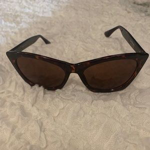 ISAAC MIZRAHI sunglasses